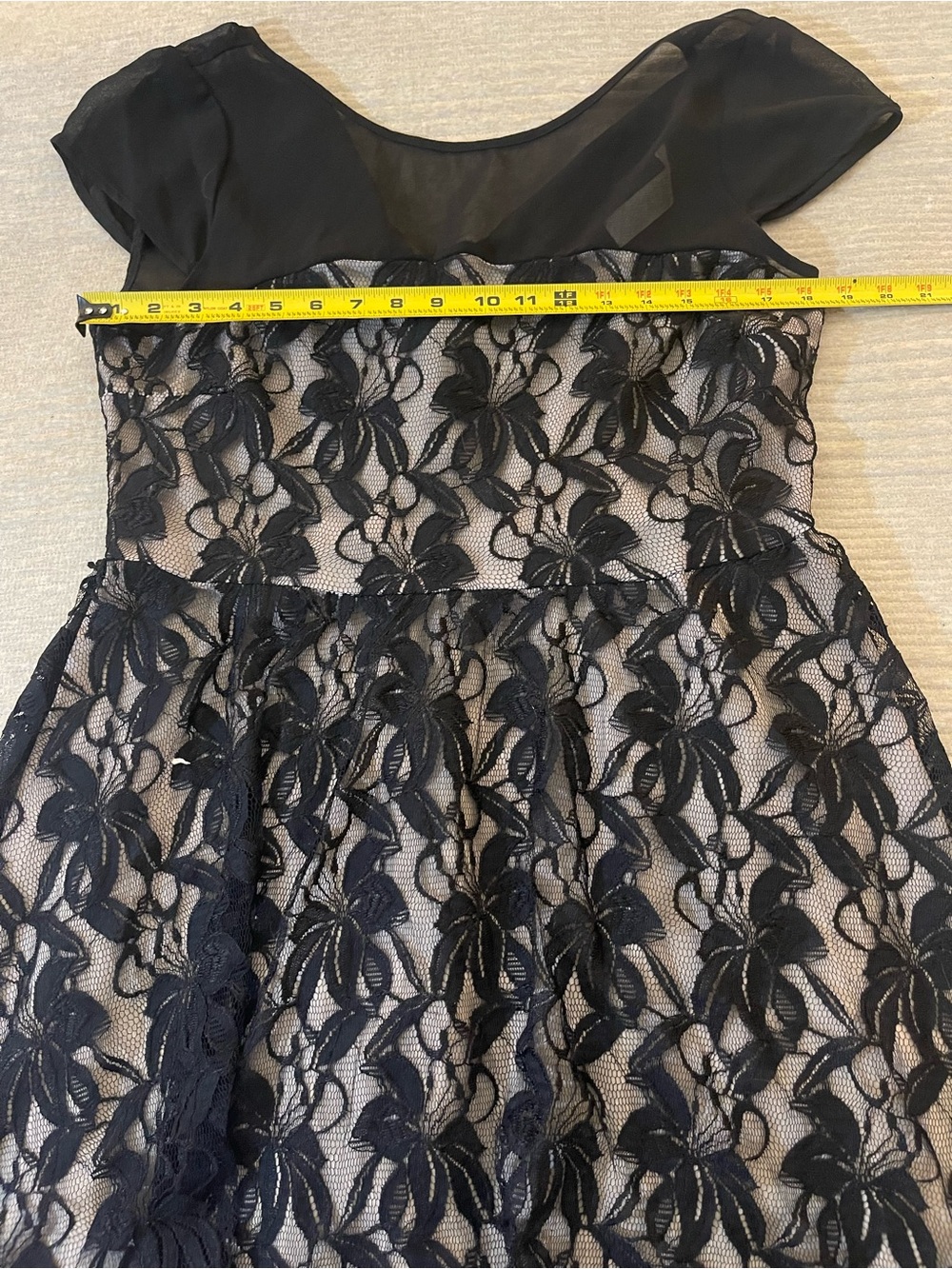 Julian Taylor NY Black Floral Lace Fit & Flare Dress Sheer Yoke Women’s 14 - Picture 2 of 4